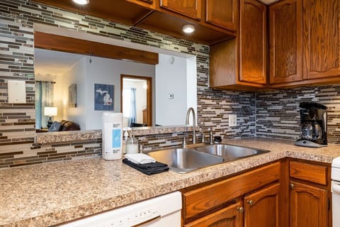 Family Cottage | Private kitchen | Full-size fridge, microwave, oven, stovetop