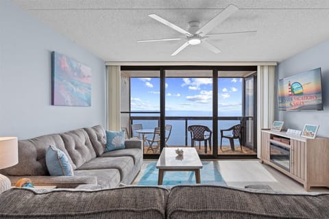 The wall to wall glass door provides the BEST view!