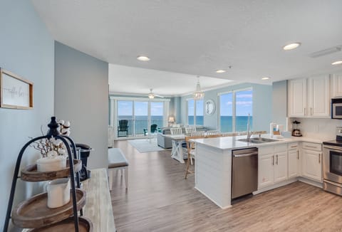 Scenic Coastal Dining