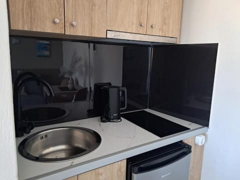 Classic Suite | Laptop workspace, blackout drapes, soundproofing, iron/ironing board