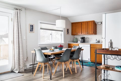 Fully equipped kitchen.