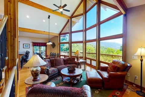 Open floor plan on main level, access to outdoor dining on main deck (1)