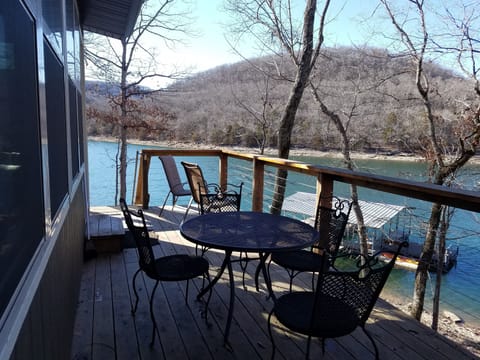 Back Deck
Please Note: No Dock Usage