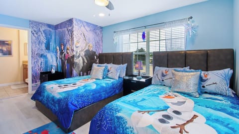 This townhome has a total of 5 bedrooms.