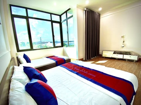 Family Room | Minibar, laptop workspace, WiFi (free), individually decorated