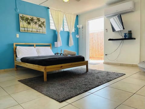 VRBO COZY ROOM 