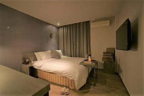 Deluxe Double Room | Premium bedding, memory foam beds, blackout drapes, free WiFi