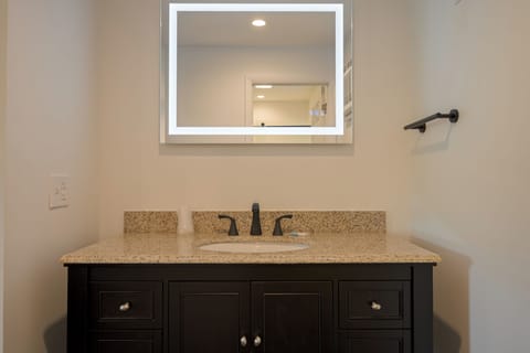 Standard Room, 1 Bedroom, Non Smoking (two full) | Bathroom | Towels