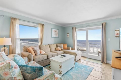 Sea Coast Gardens II 401