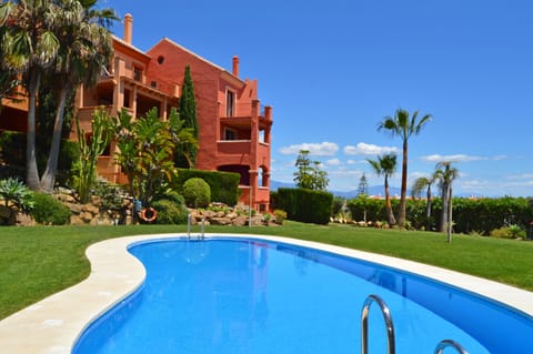 VASARI VILLAGE AND POOL