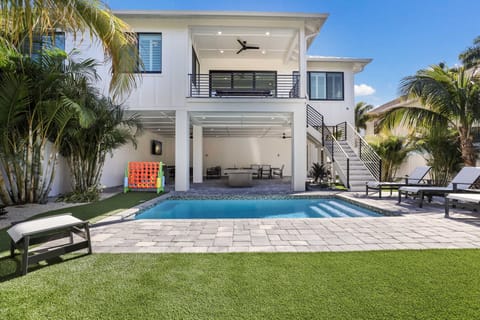 Private Pool, Recreation & Lounge