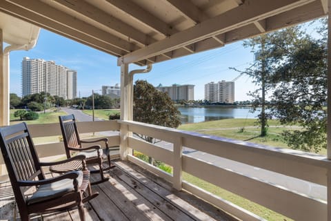 Beachy Keen balcony
