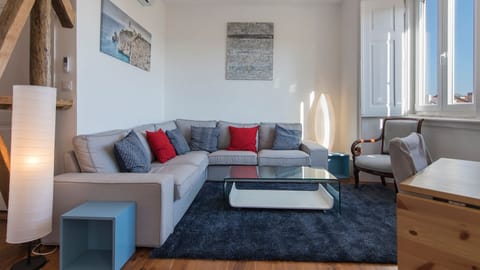 "Oh man, I love this place! Sparkling clean, very spacious, full of natural light, good location, quiet! I stayed with my family and everything was just wonderful. I highly recommend this place and will absolutely stay here again someday" #home #city