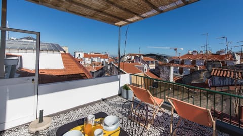 A wonderfull apartment with its one private sunny view over the city #airbnb #airbnblisbon #portugal #pt #lisbon #terrace #view #city