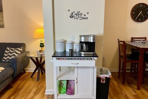 Coffee and tea bar