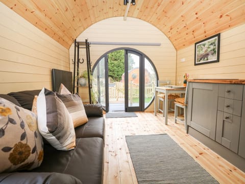 Cottage | 1 bedroom, individually decorated, individually furnished, free WiFi