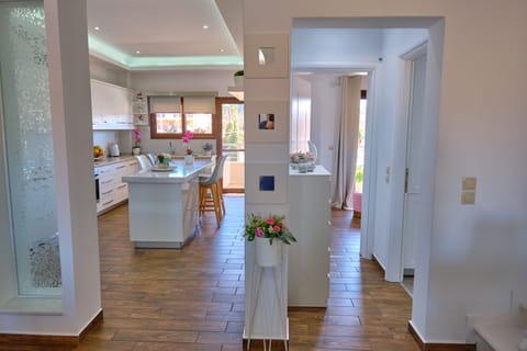 Elena Luxury Suite Agios Stefanos Interior