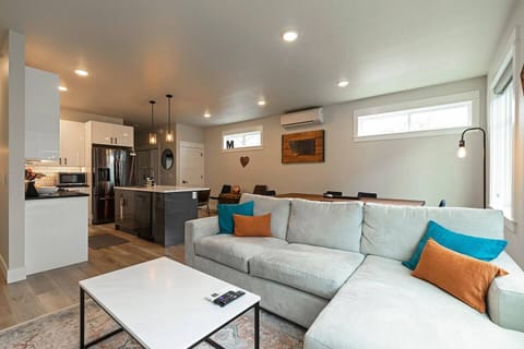 Living Area ( Main Floor, Level 2)