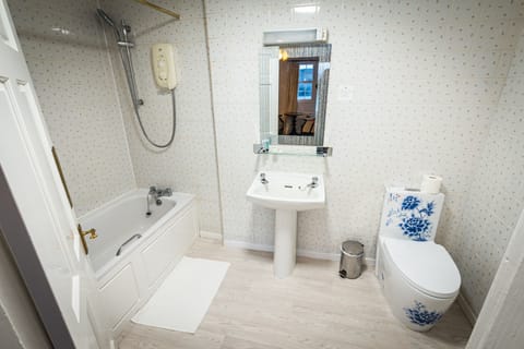 Eco-friendly toiletries, towels