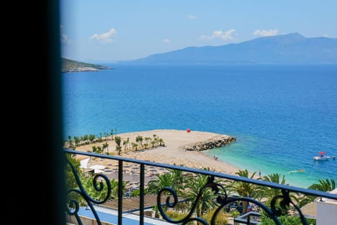 Double Room, Partial Sea View | Hypo-allergenic bedding available, WiFi (free), bed sheets