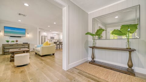 Feel the spaciousness as you enter, with an immediate sense of peace and tranquility.