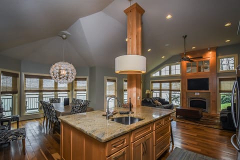 House (4 Bedrooms) | Property amenity