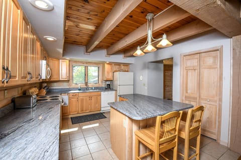 House (5 Bedrooms) | Property amenity