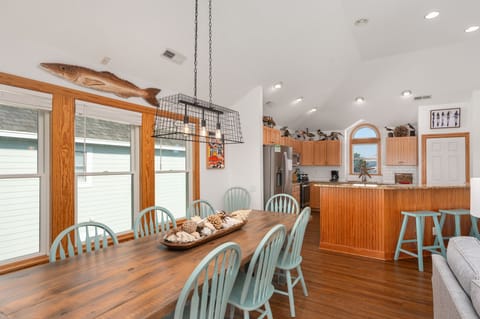 MS19: Sunset Shack | TL Dining Area