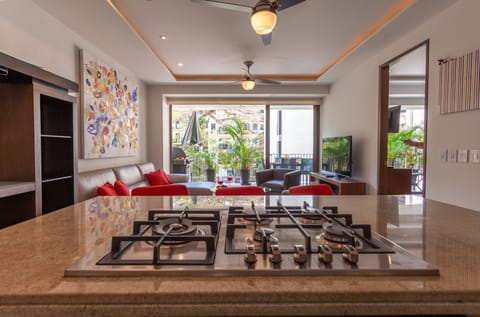 Condo - Image 2