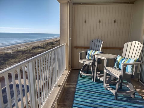 Ocean-Front-Balcony-View-5D-Beachmark-Ocean-City