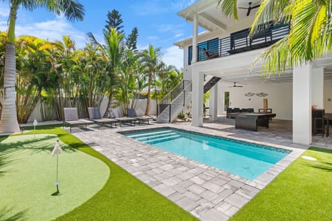 Three Little Birds Cottage by Anna Maria Island Accommodations