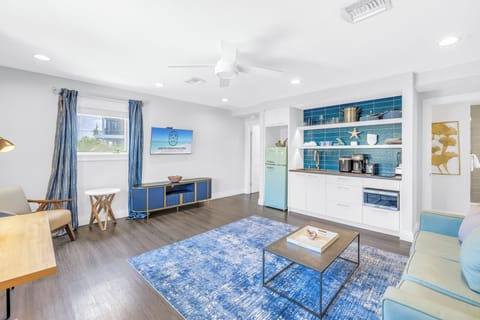 Ocean view living area in Siesta Key vacation rental near the beach.