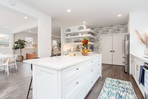 Custom Chefs kitchen with Quartz Countertops.