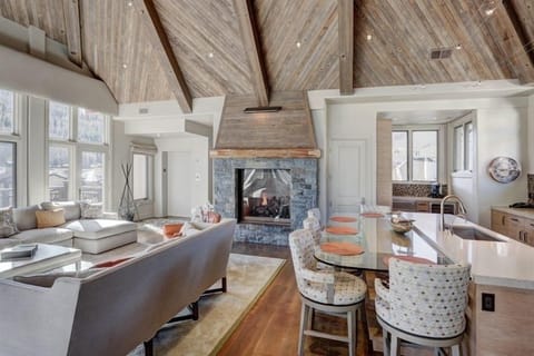 Condo, 4 Bedrooms | Living area