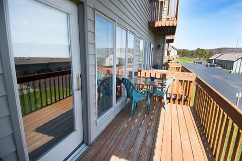 Studio (2 Bedrooms) | Property amenity