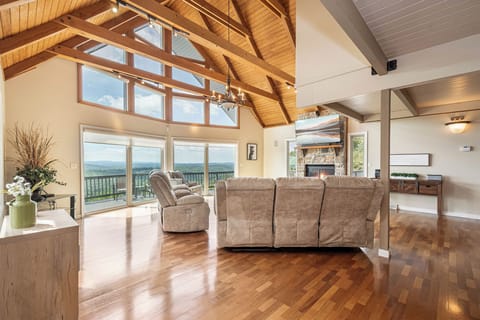 House (6 Bedrooms) | Property amenity
