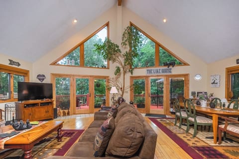 House (4 Bedrooms) | Property amenity