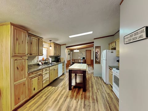 House (3 Bedrooms) | Property amenity