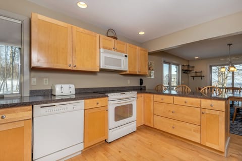 House (4 Bedrooms) | Property amenity