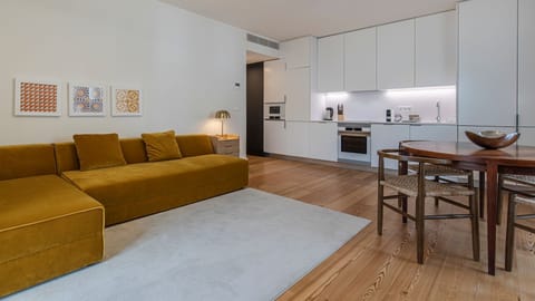 A sophisticated open-plan space where contemporary design meets everyday comfort. Relax, dine, and unwind in the heart of Lisbon. #ModernLiving #LuxuryApartment #LisbonStay #CityEscape #Portugal #PT #Lisbon
