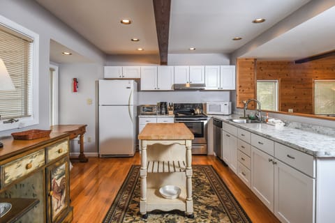 Studio (3 Bedrooms) | Property amenity