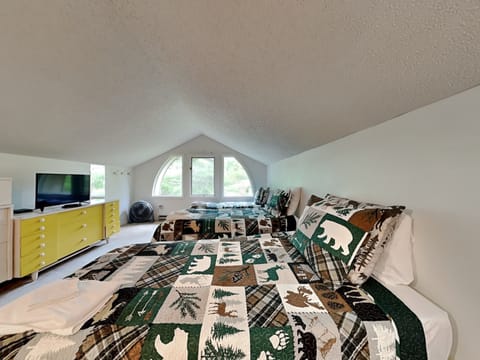 Studio (2 Bedrooms) | Property amenity