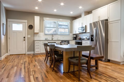 Plenty of Small Appliances for all your cooking needs