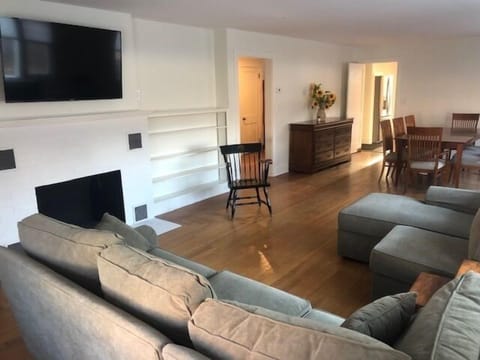 LIVING ROOM.DINING ROOM 1 (1)
