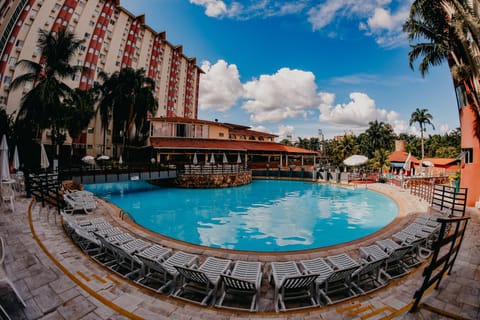 7 outdoor pools