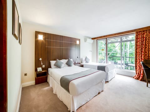 Deluxe Triple Room | 1 bedroom, desk, iron/ironing board, WiFi (free)