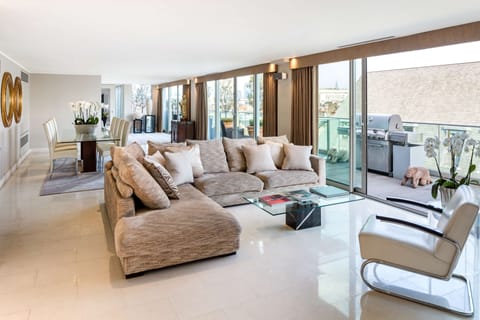 Suite, 2 Bedrooms, Terrace | Living room | Flat-screen TV