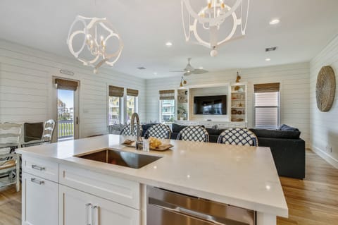 House (5 Bedrooms) | Property amenity