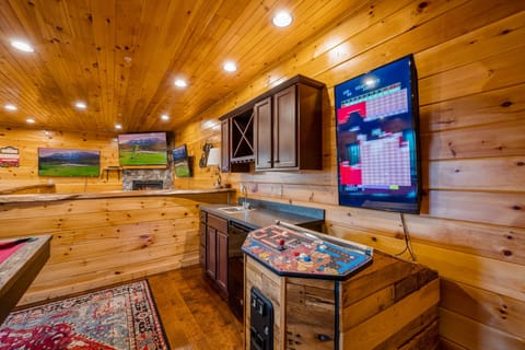 Wet bar and multi-cade