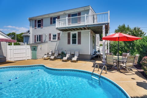 Bristol Vacation Rental | 4BR | 2BA | 1,784 Sq Ft | Stairs Required